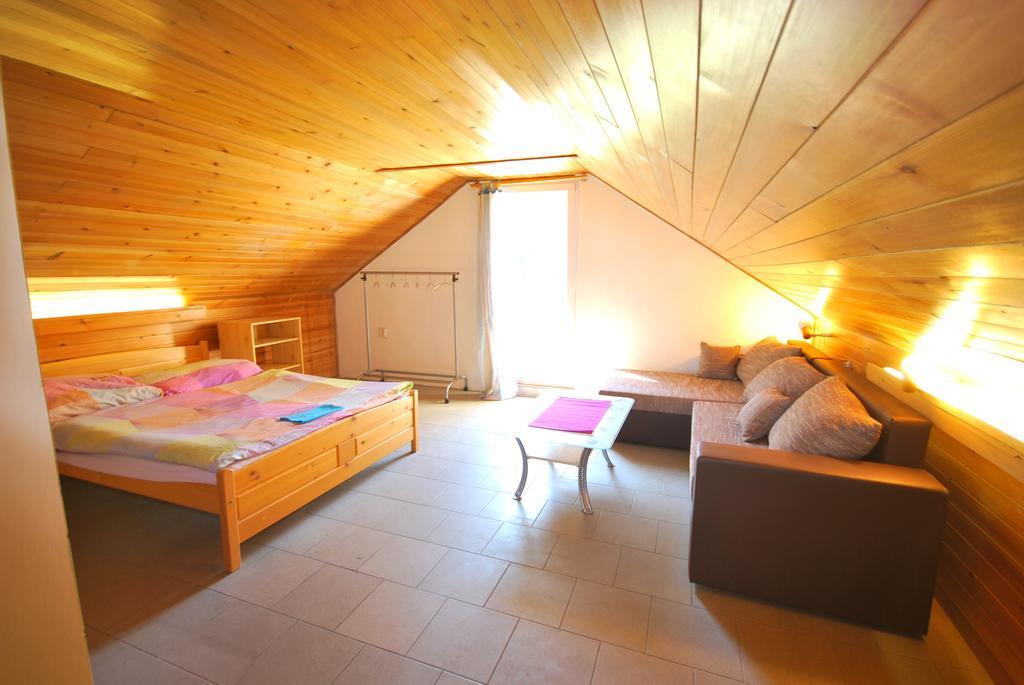 Apartments Zbraslav Прага Экстерьер фото